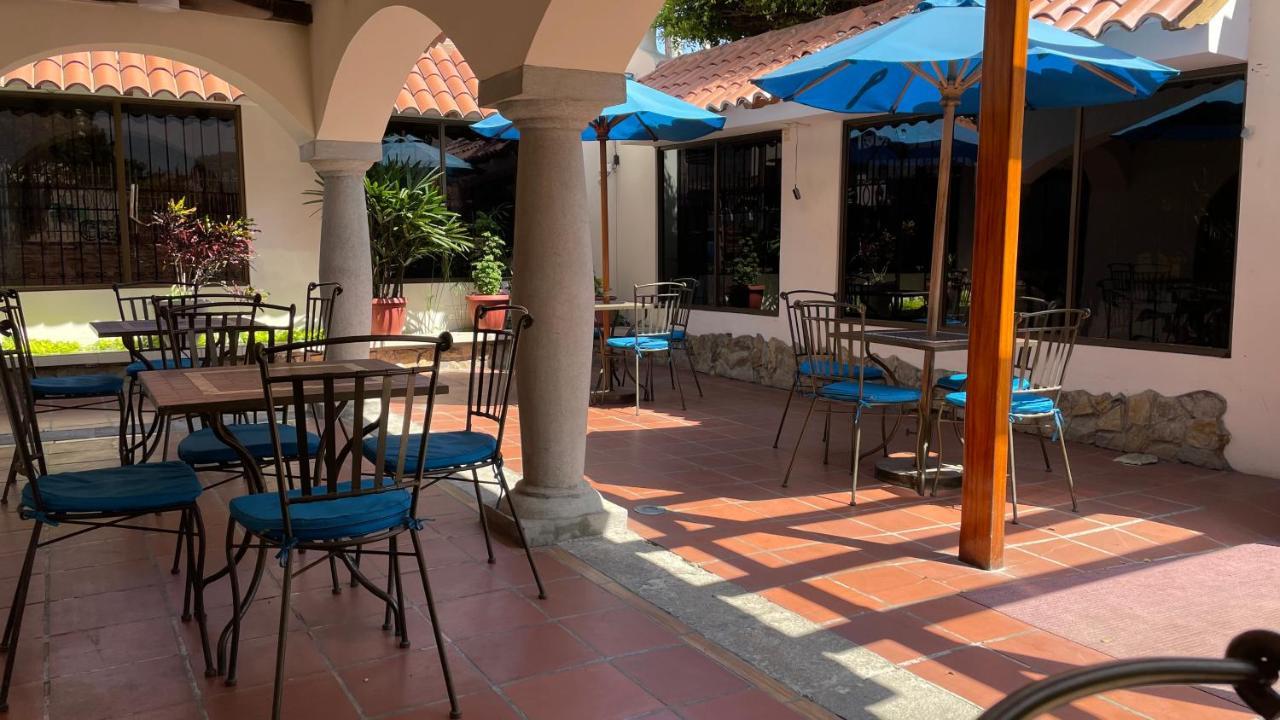 Hotel Voyager Manta Exterior photo
